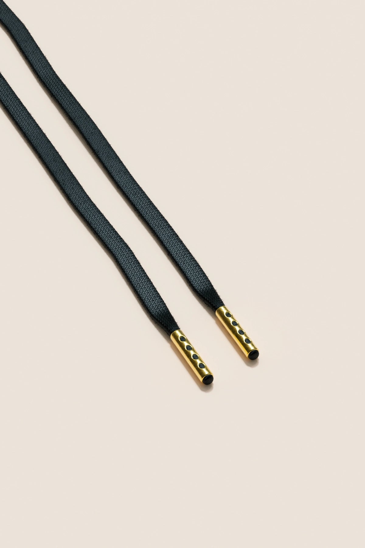 Senkels ブラック 3mm フラットワックス靴ひも with Gold Aglets