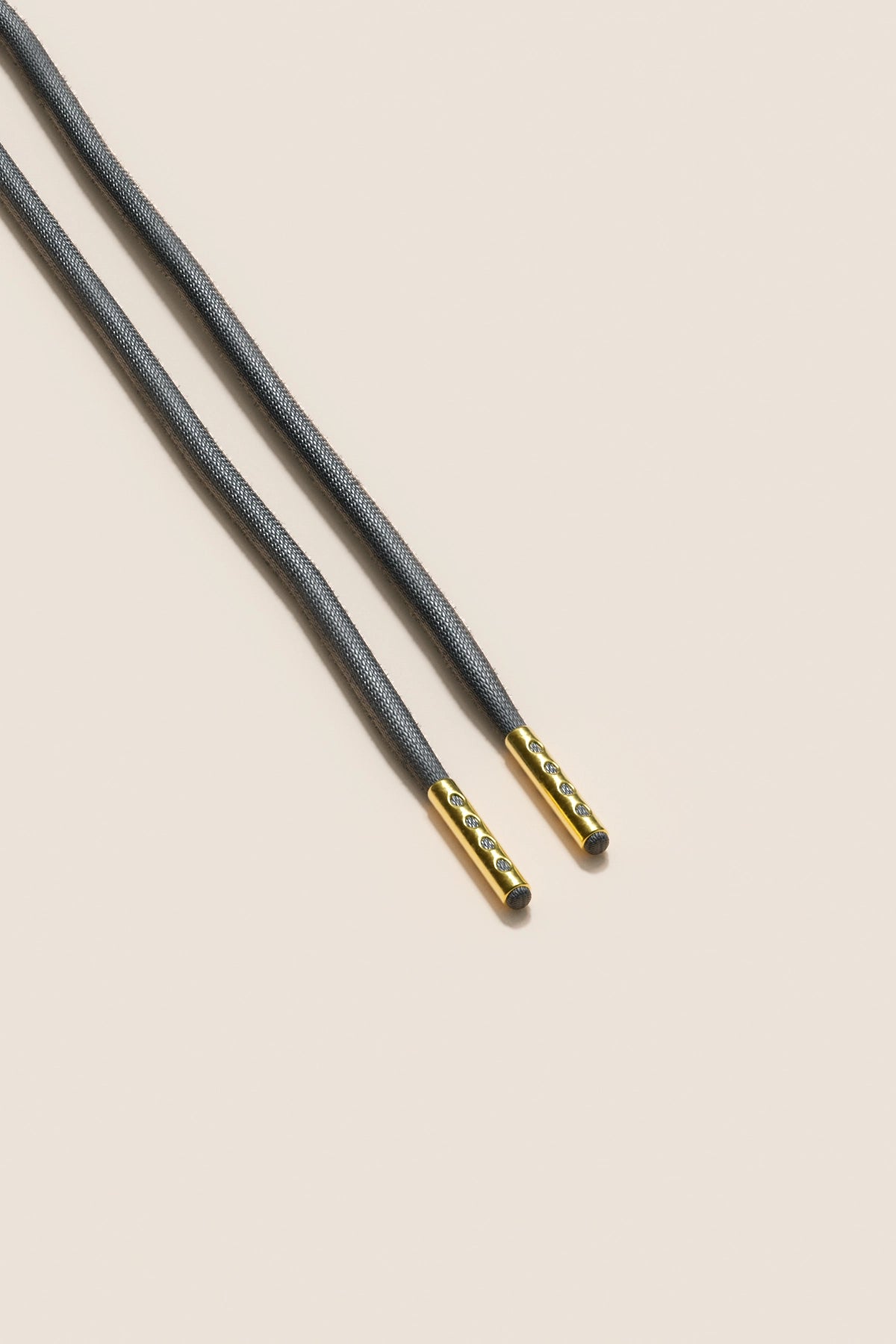 Senkels チャコール 4mm ラウンドワックス靴ひも with Gold Aglets