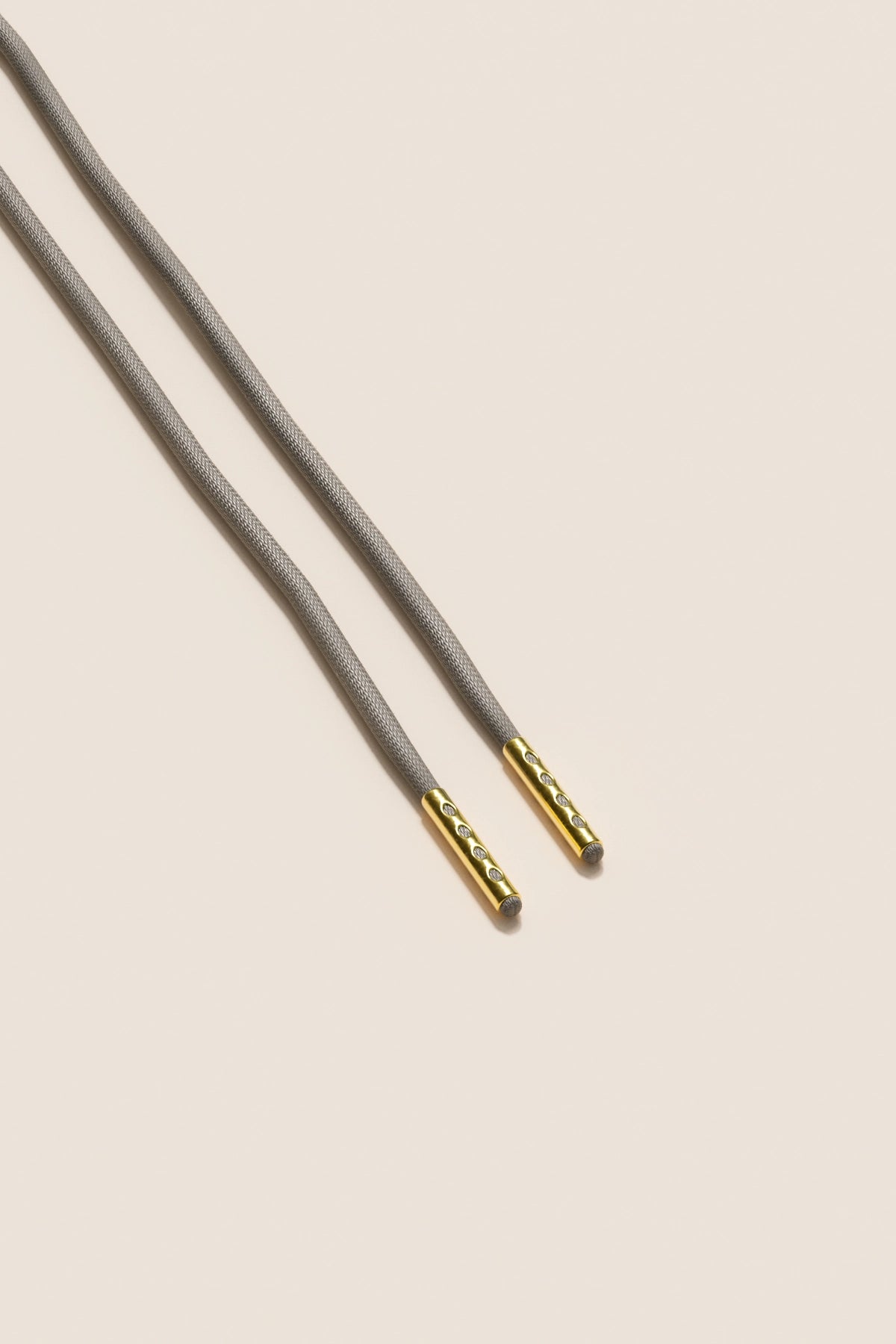 Senkels グラファイトグレー 2.5mm ラウンドワックス靴ひも with Gold Aglets