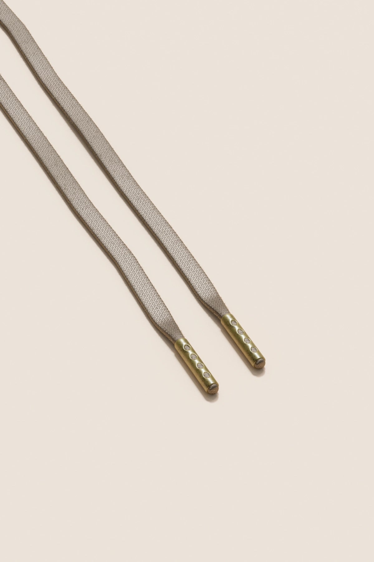 Senkels グラファイトグレー 3mm フラットワックス靴ひも with Brass Aglets