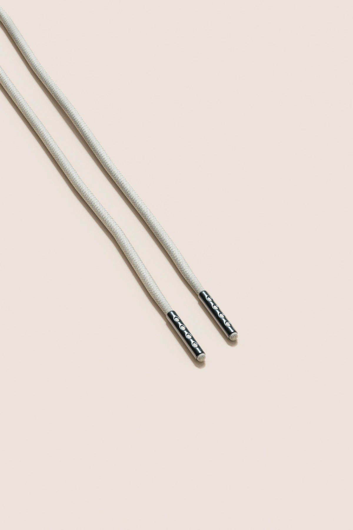 Senkels ライトグレー 2.5mm ラウンドワックス靴ひも with ブラック Nickel Aglets