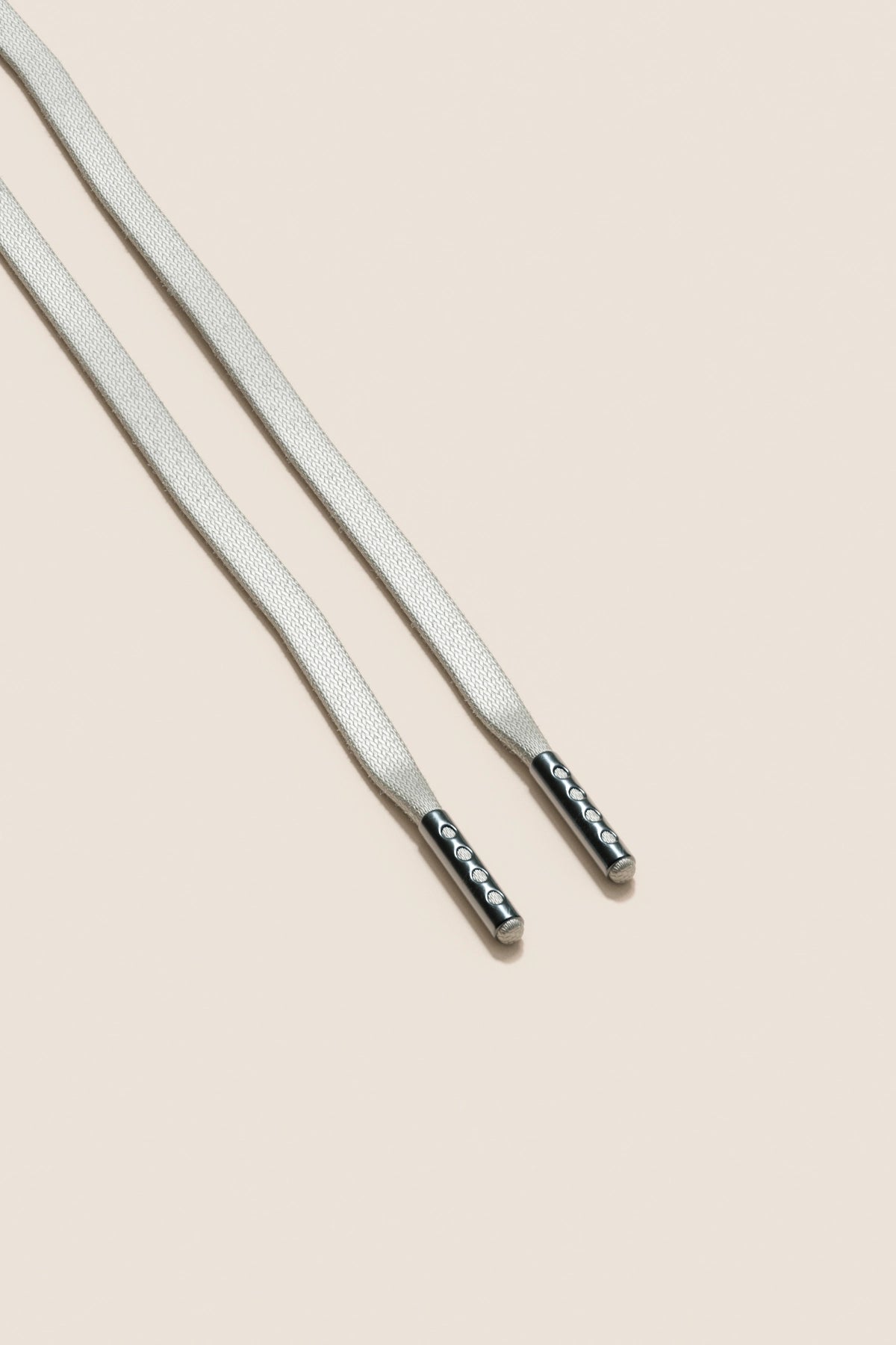 Senkels ライトグレー 3mm フラットワックス靴ひも with ブラック Nickel Aglets