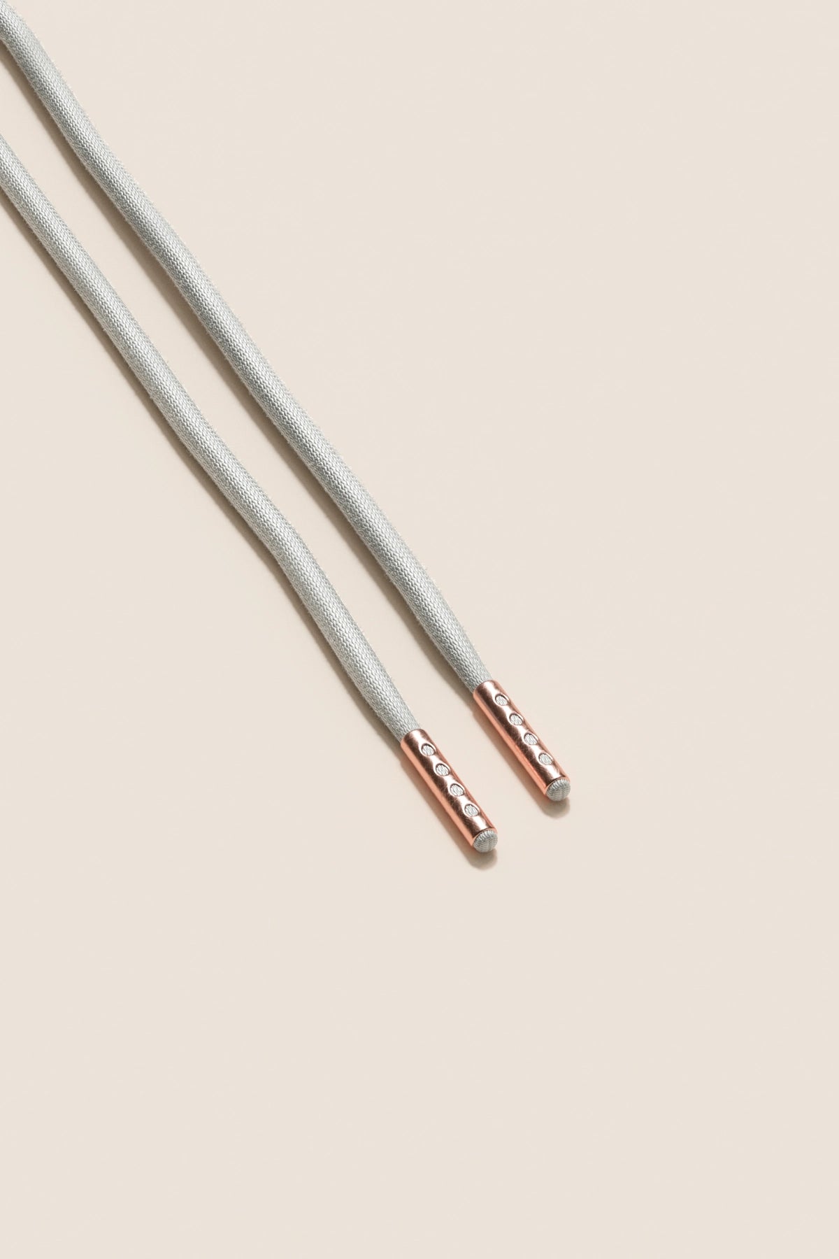 Senkels ライトグレー 4mm ラウンドワックス靴ひも ローズゴールドアグレット付き