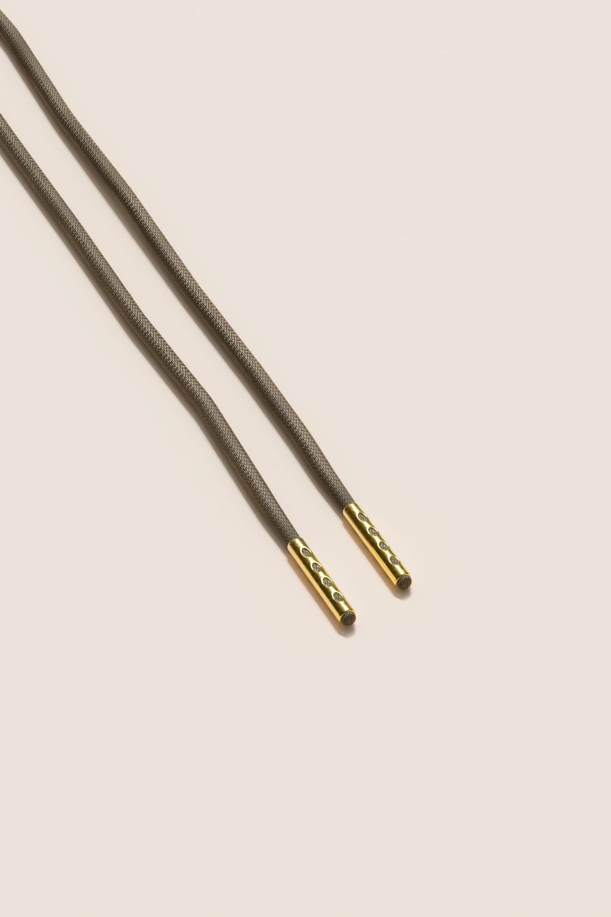 Senkels Mauve Grey 2.5mm Round Waxed Shoelaces with Gold Aglets