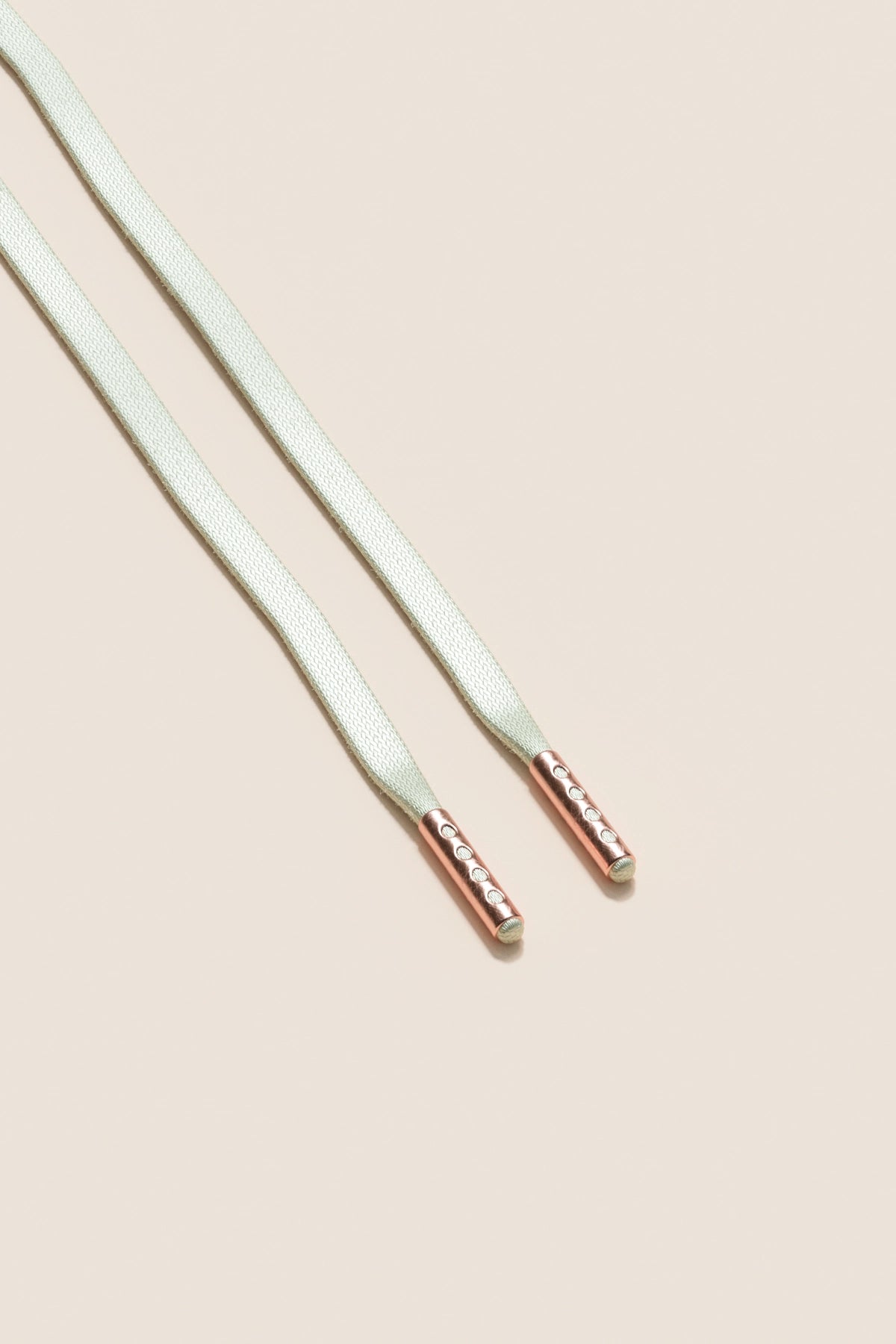 Senkels オフホワイト 3mm フラットワックス靴ひも ローズゴールドアグレット付き