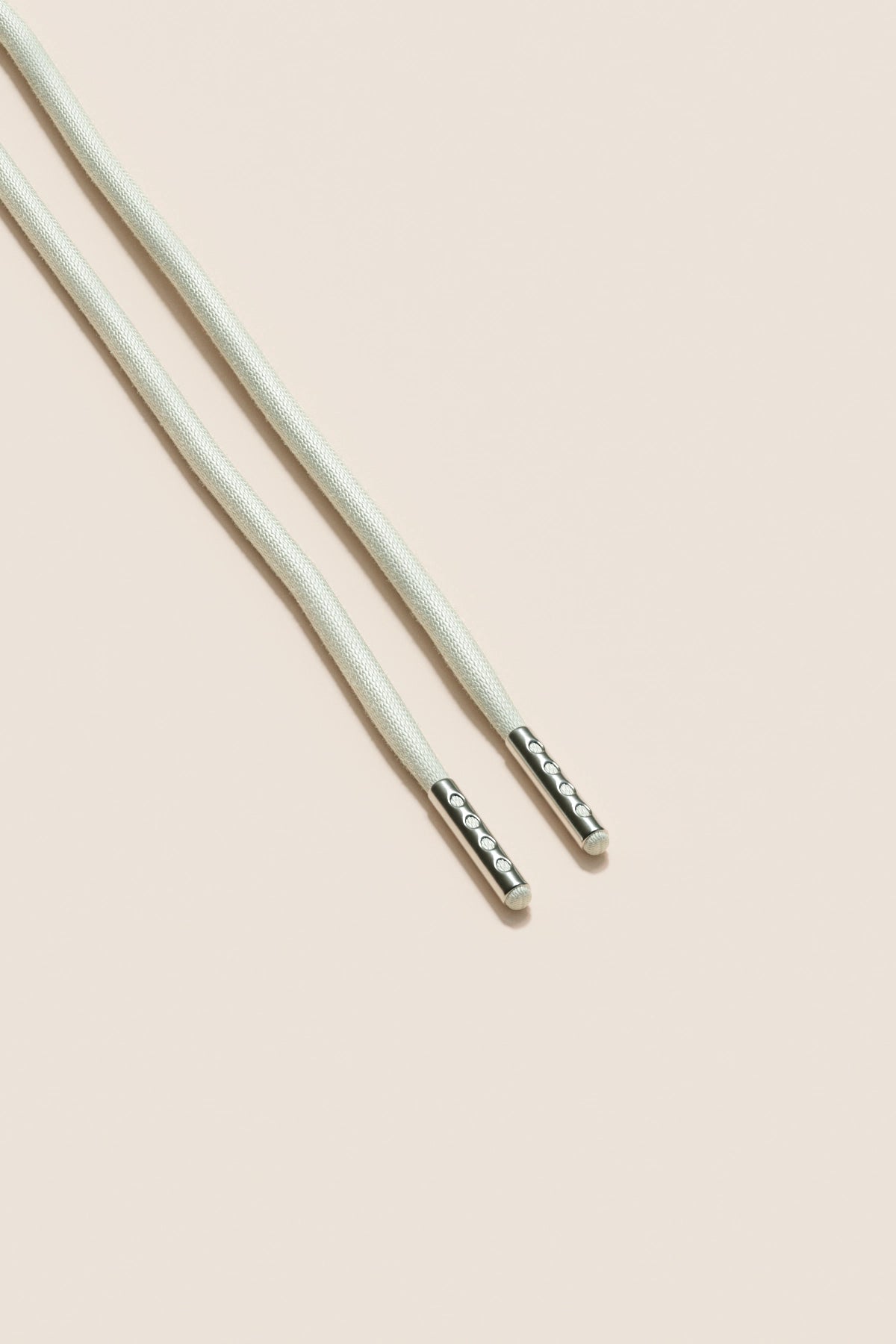 Senkels オフホワイト 4mm ラウンドワックス靴ひも ニッケルアグレット付き