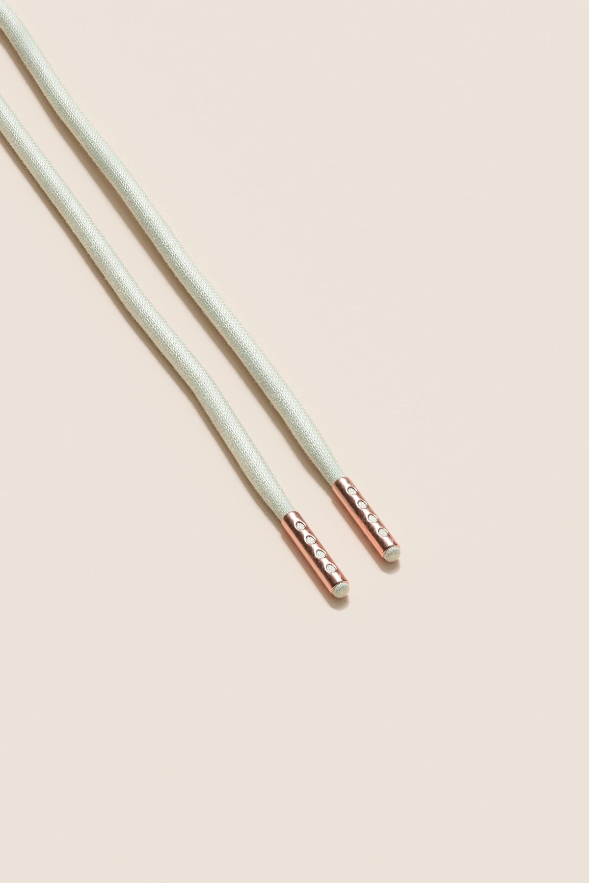 Senkels オフホワイト 4mm ラウンドワックス靴ひも ローズゴールドアグレット付き