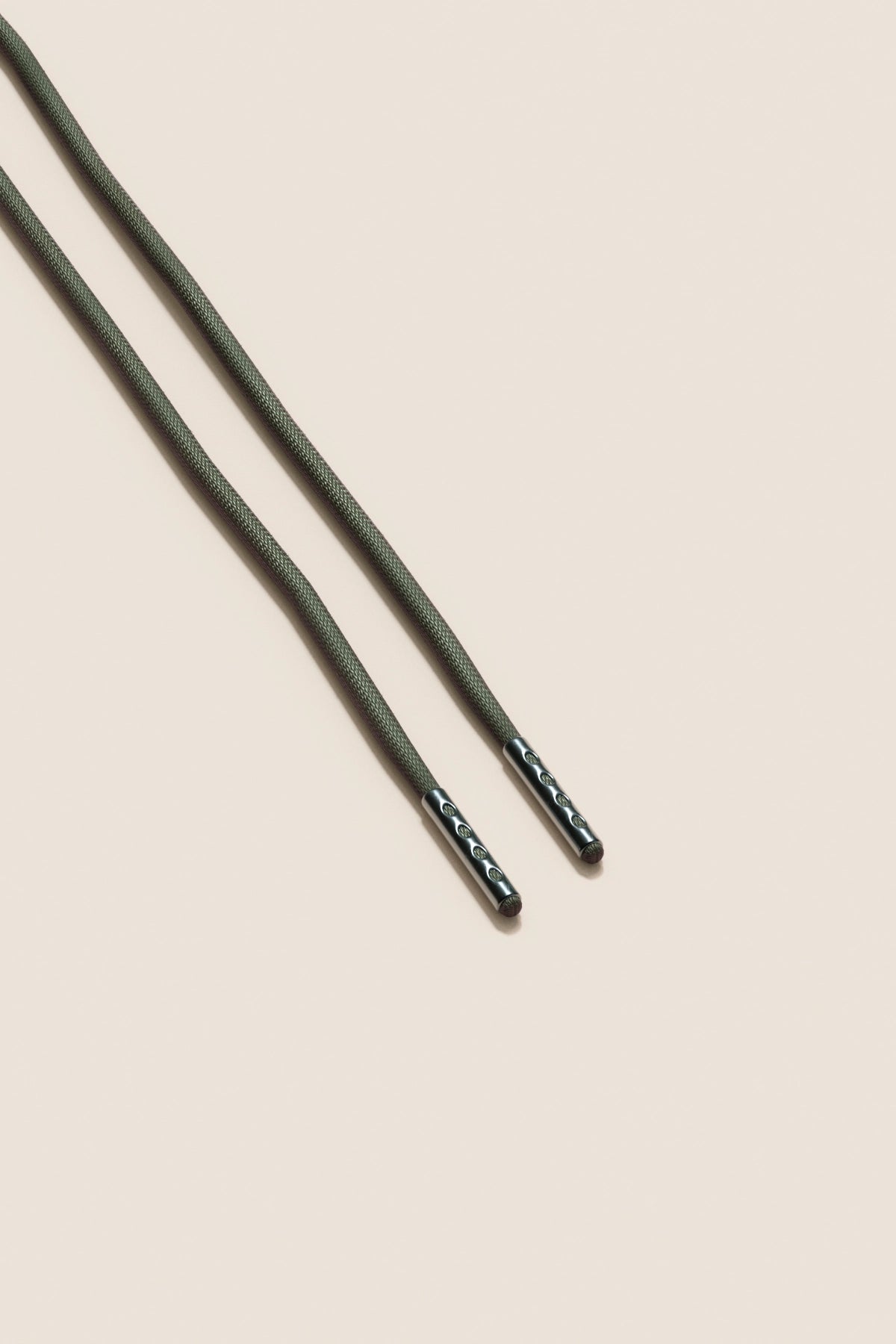 Senkels オリーブグリーン 2.5mm ラウンドワックス靴ひも with ブラック Nickel Aglets