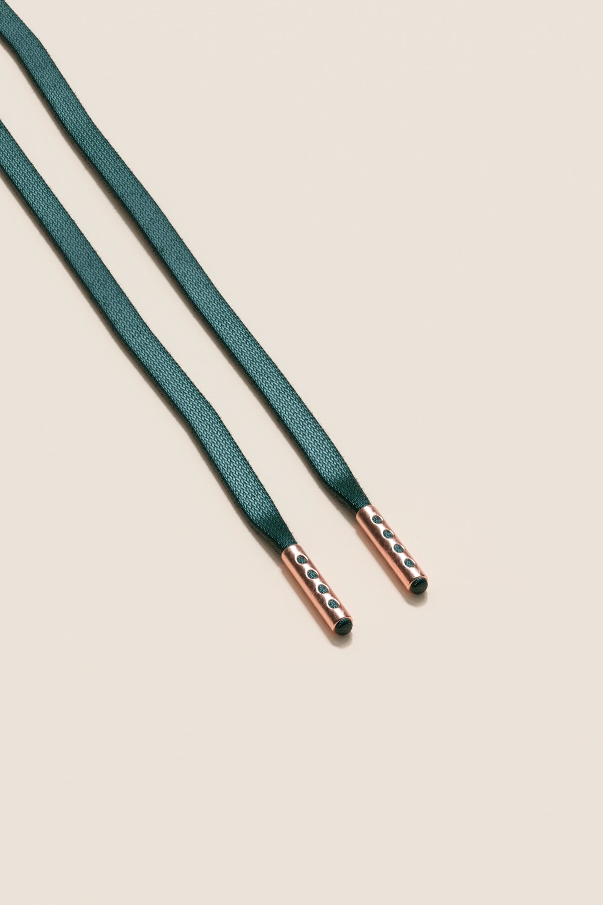 Senkels パイングリーン 3mm フラットワックス靴ひも with Rose Gold Aglets