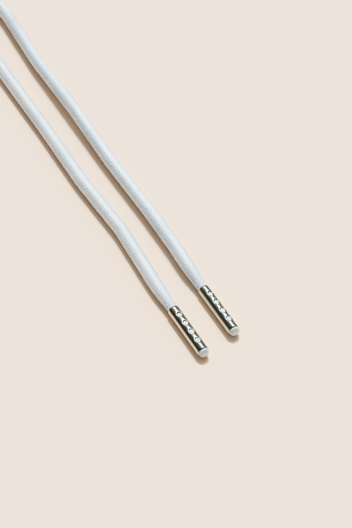 Senkels ホワイト 4mm ラウンドワックス靴ひも ニッケルアグレット付き