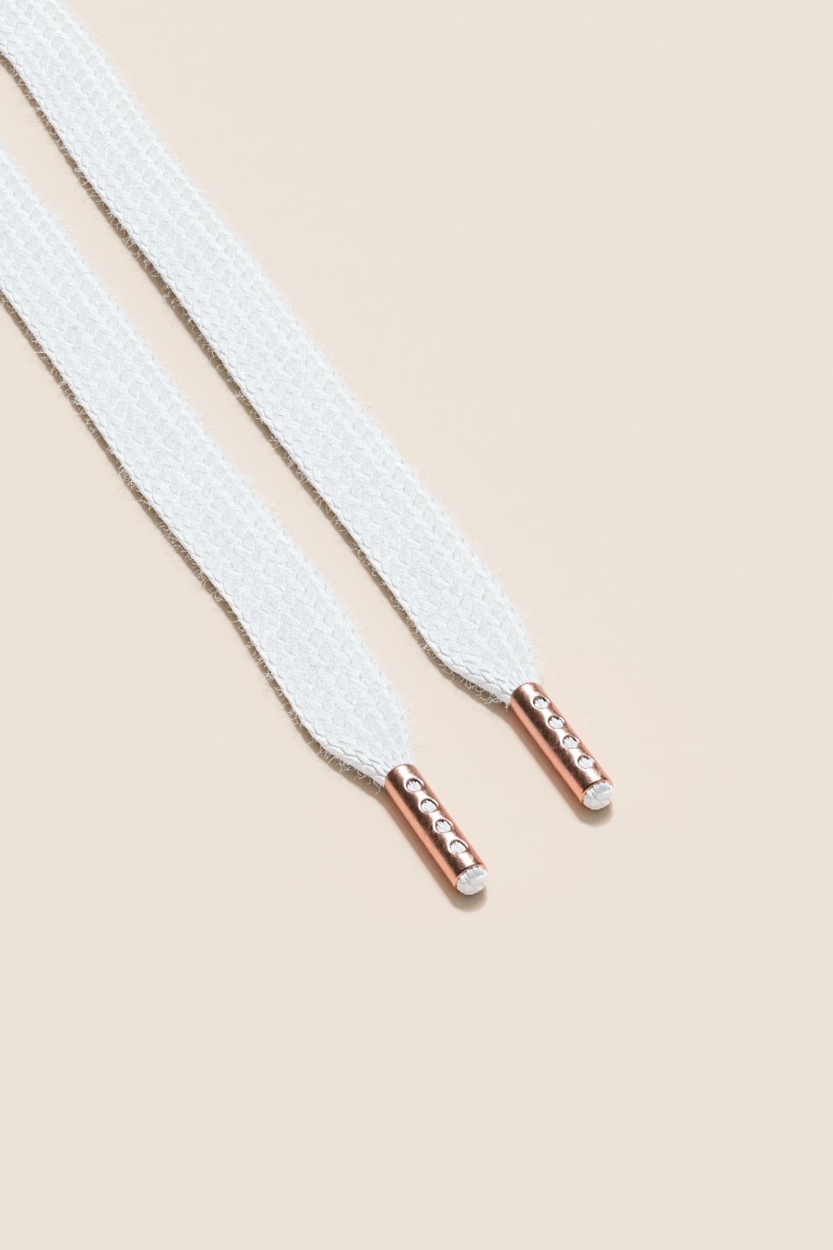 Senkels ホワイト スニーカー靴ひも with Rose Gold Aglets