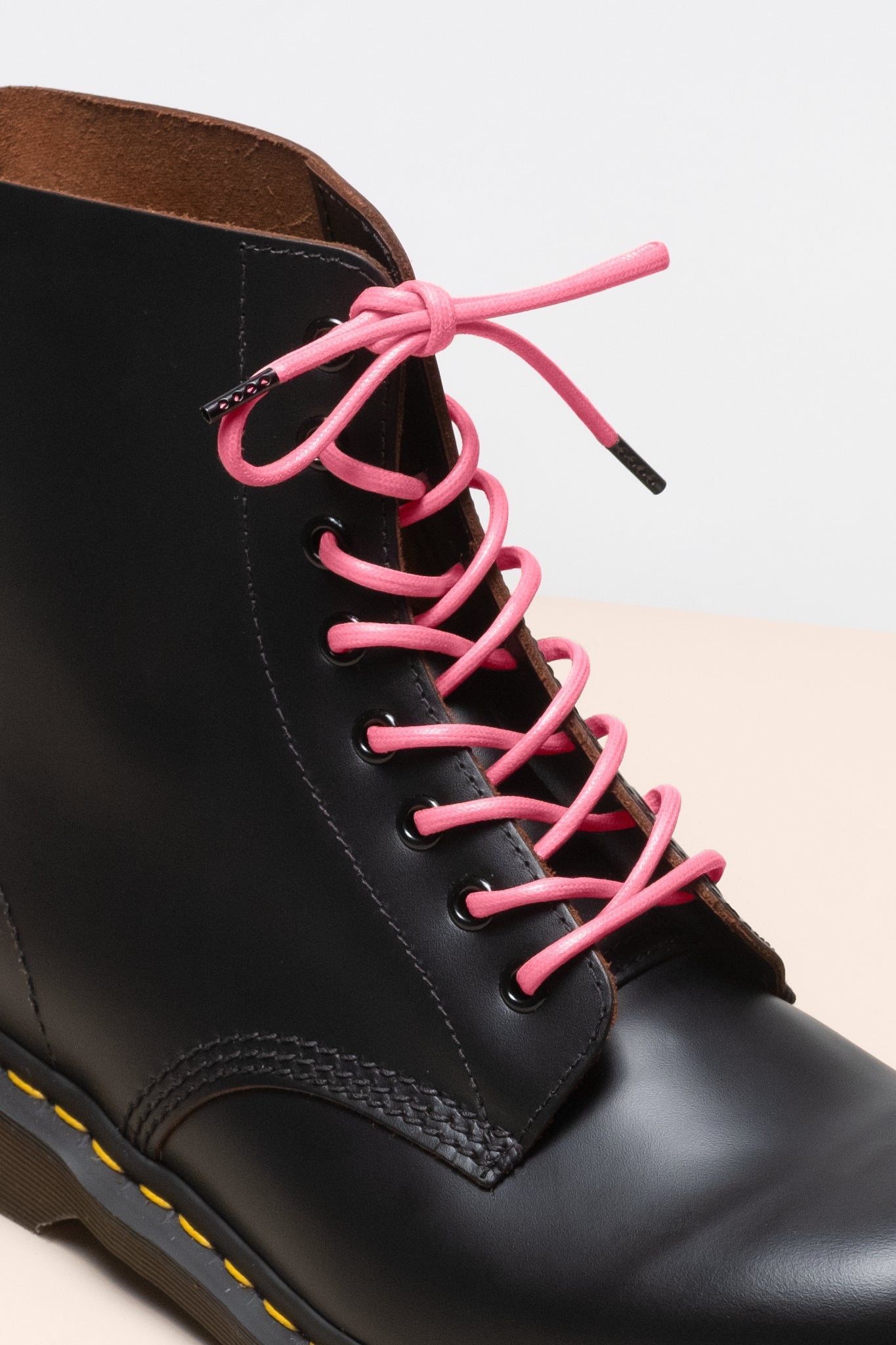 ピンク - 4mm round waxed shoelaces for boots and shoes made from 100% organic cotton - Senkels