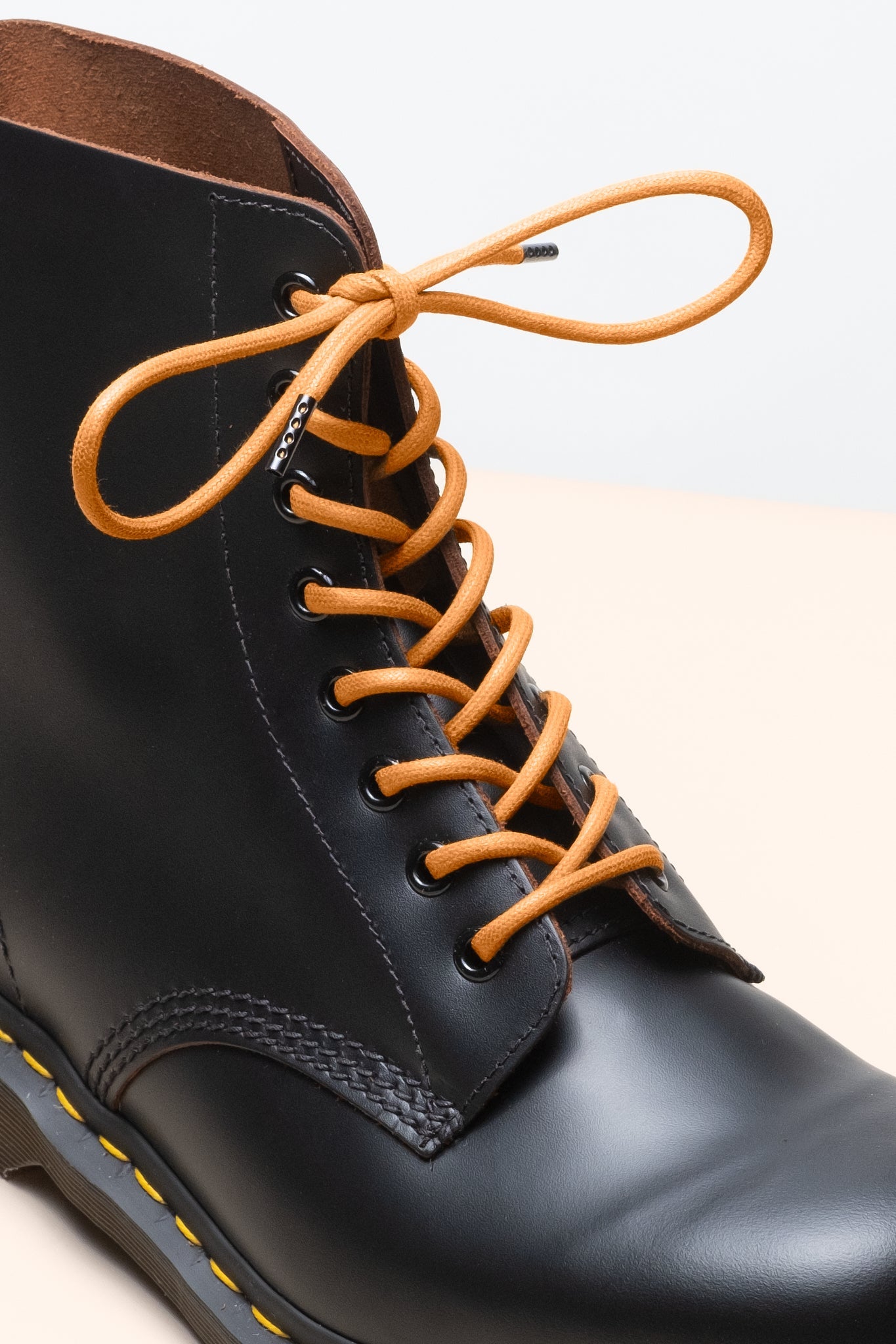 サドルブラウン - 4mm round waxed shoelaces for boots and shoes made from 100% organic cotton - Senkels