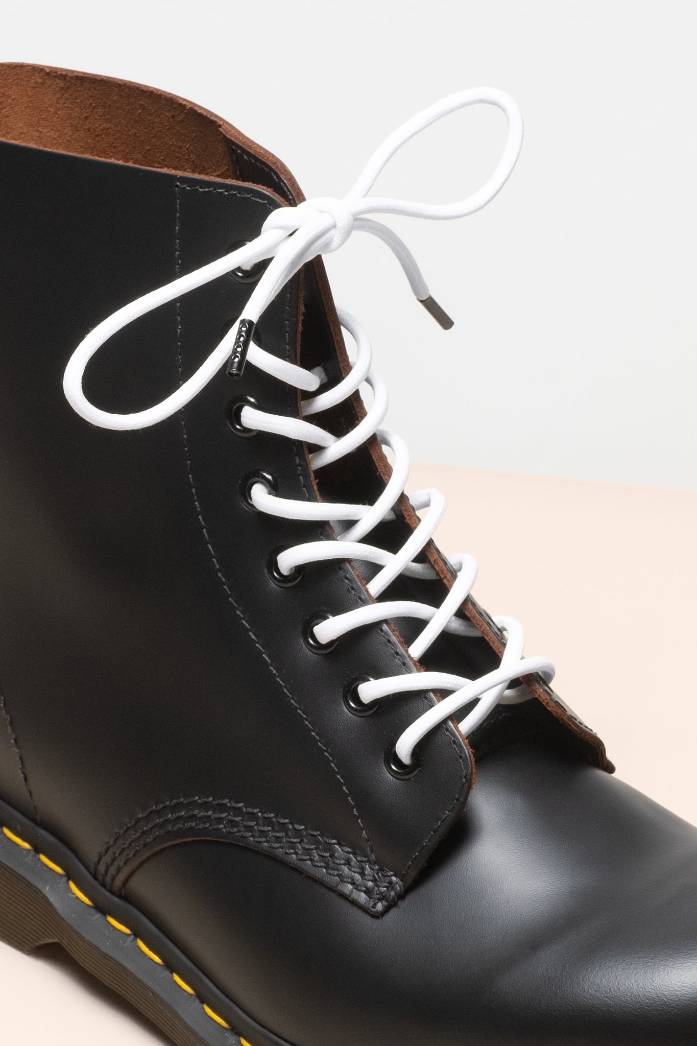 ホワイト - 4mm round waxed shoelaces for boots and shoes made from 100% organic cotton - Senkels