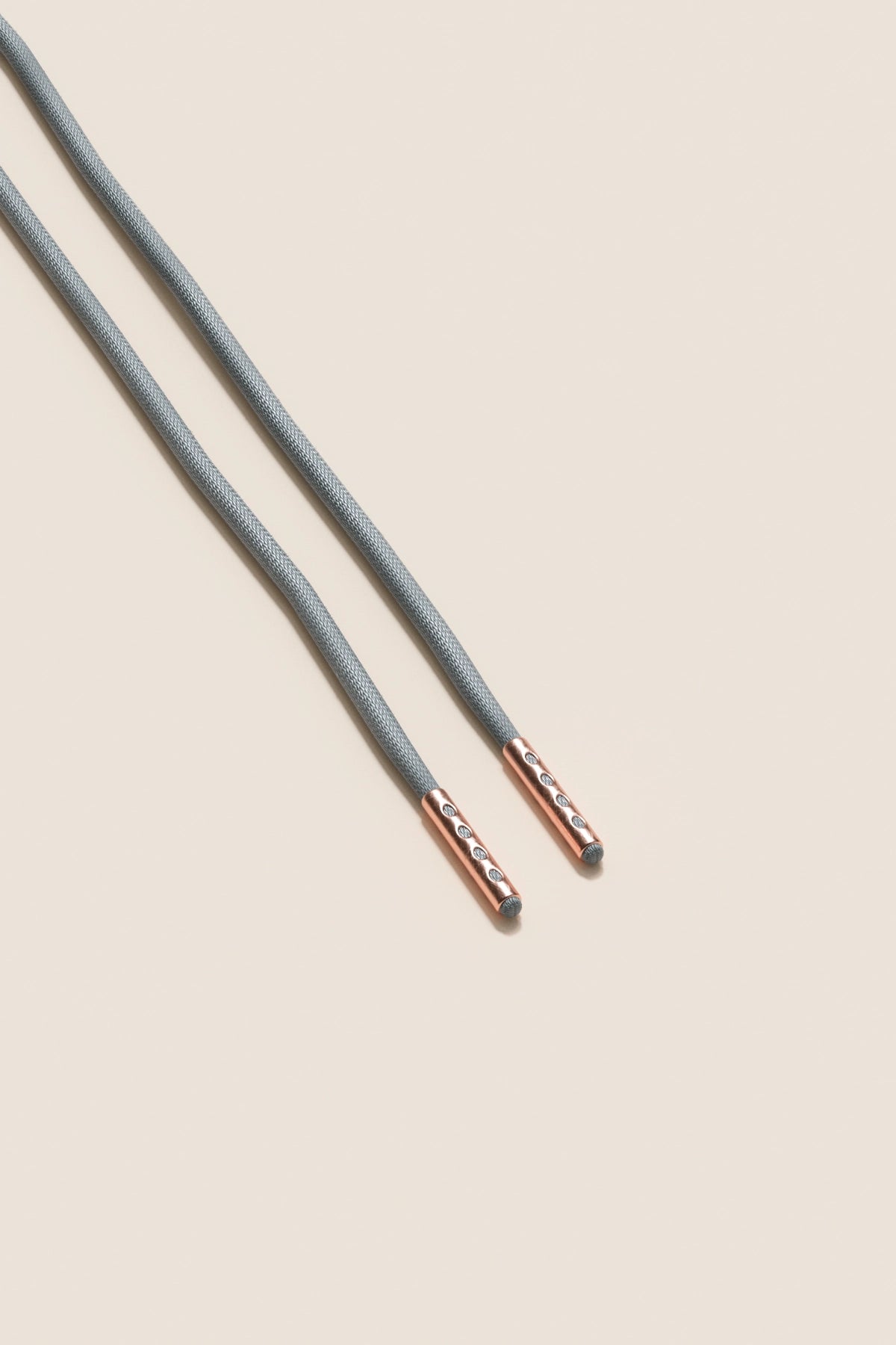 Senkels アルミニウムグレー 2.5mm ラウンドワックス靴ひも with Rose Gold Aglets