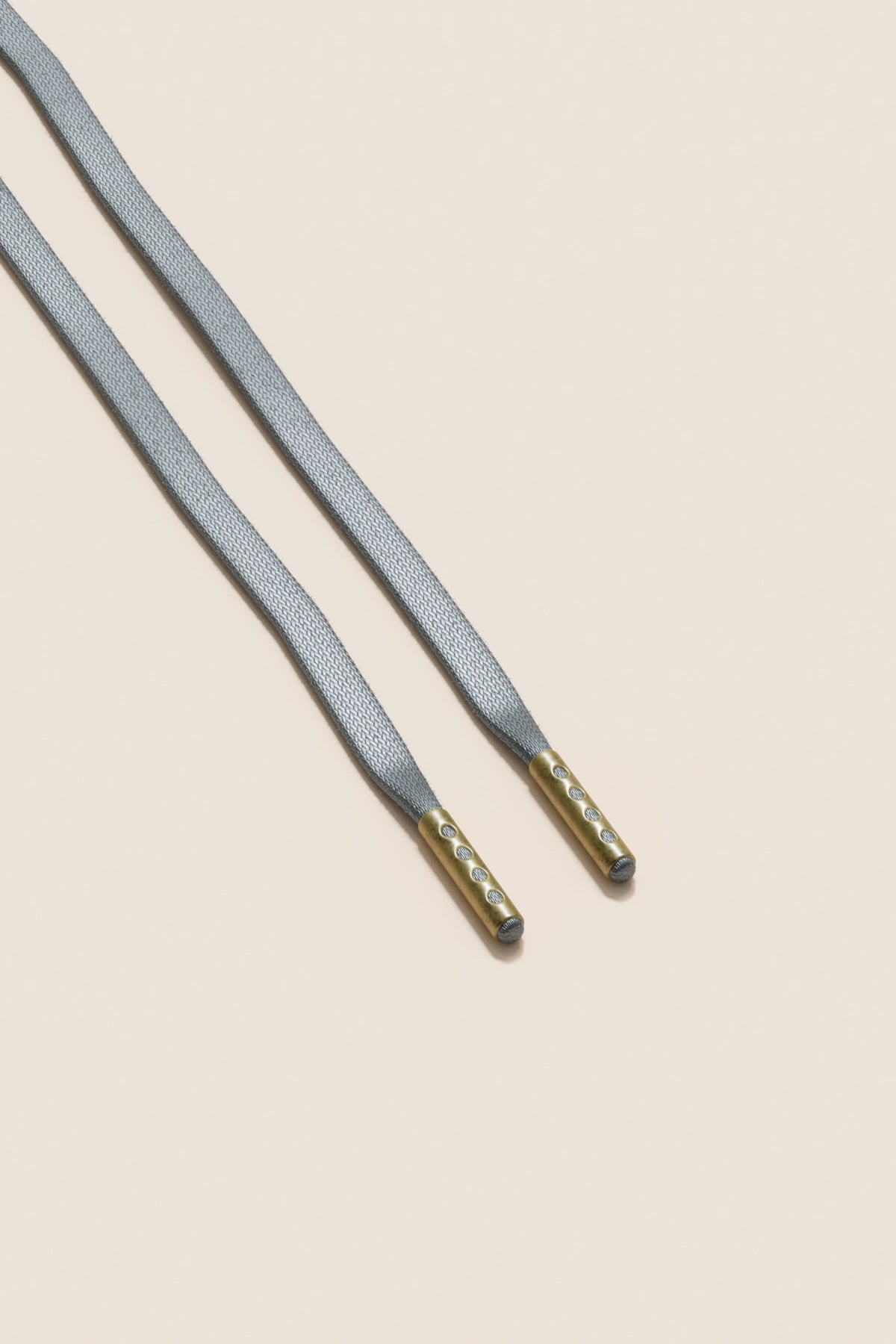 Senkels アルミニウムグレー 3mm フラットワックス靴ひも with Brass Aglets
