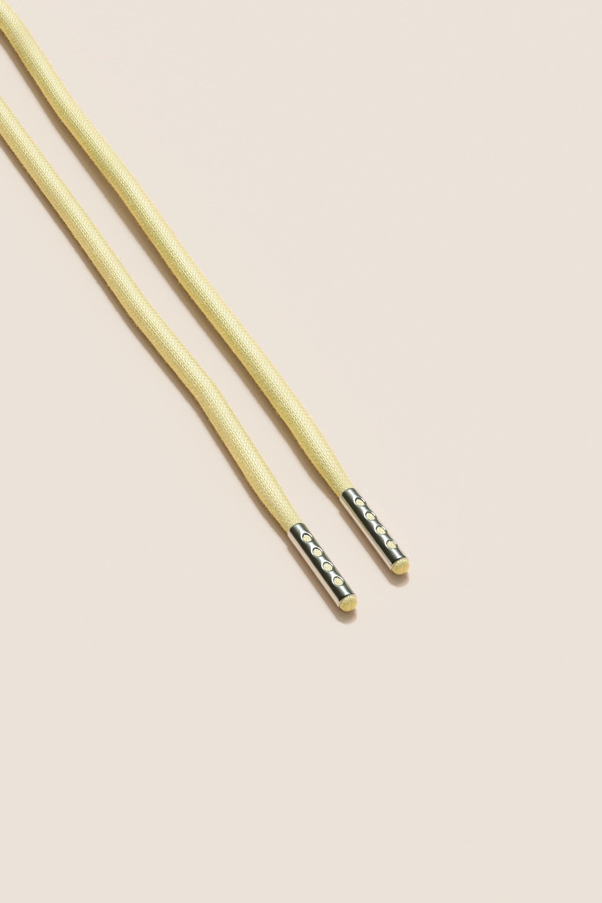 Senkels シャルドネ 4mm ラウンドワックス靴ひも ニッケルアグレット付き