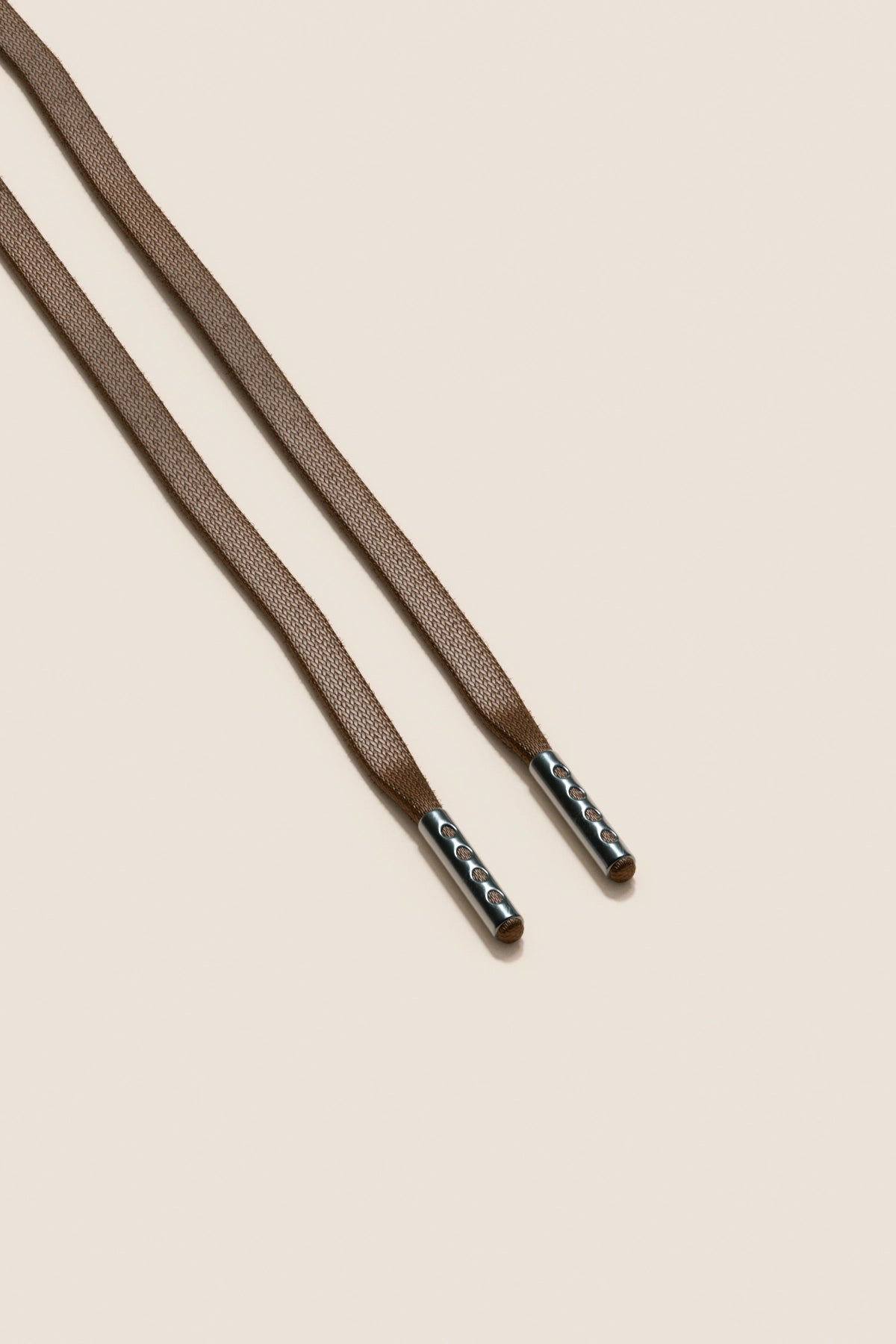 Senkels ミディアムブラウン 3mm フラットワックス靴ひも with ブラック Nickel Aglets