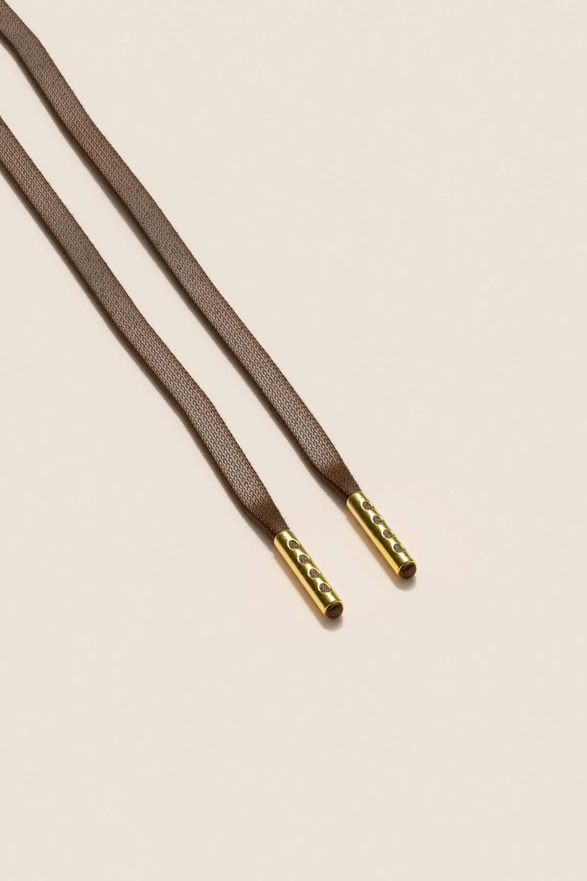 Senkels ミディアムブラウン 3mm フラットワックス靴ひも with Gold Aglets