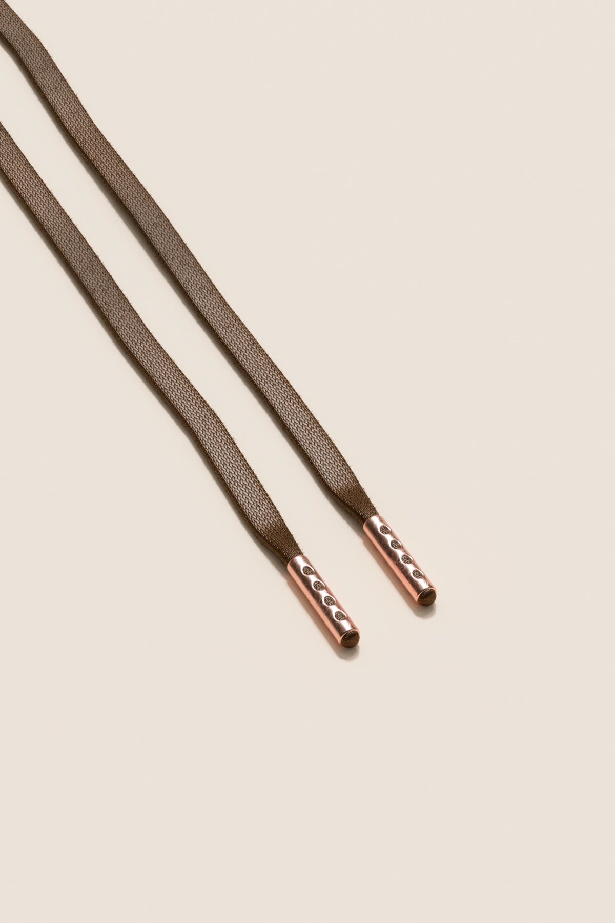Senkels ミディアムブラウン 3mm フラットワックス靴ひも with Rose Gold Aglets