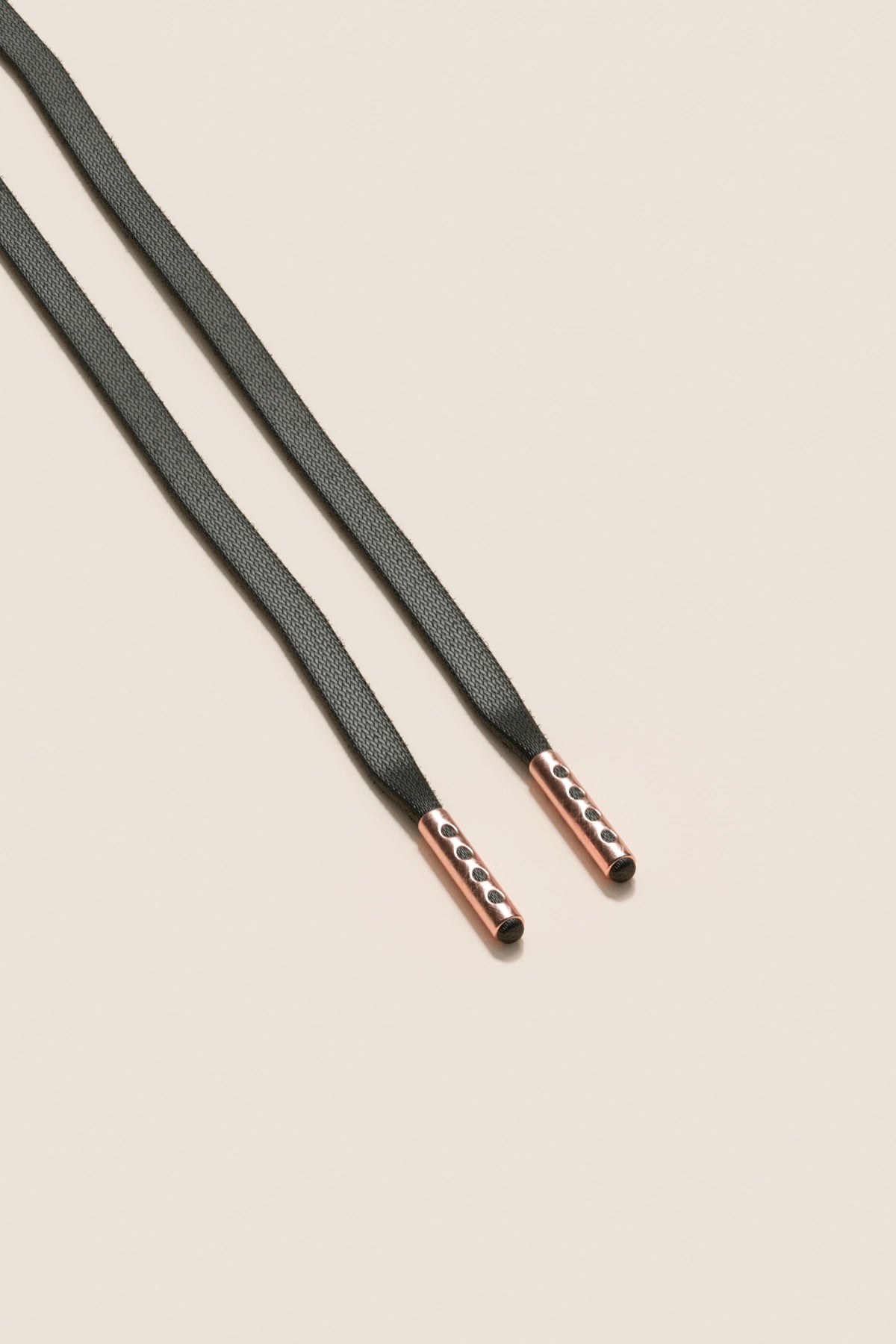 Senkels ナイトグレー 3mm フラットワックス靴ひも with Rose Gold Aglets