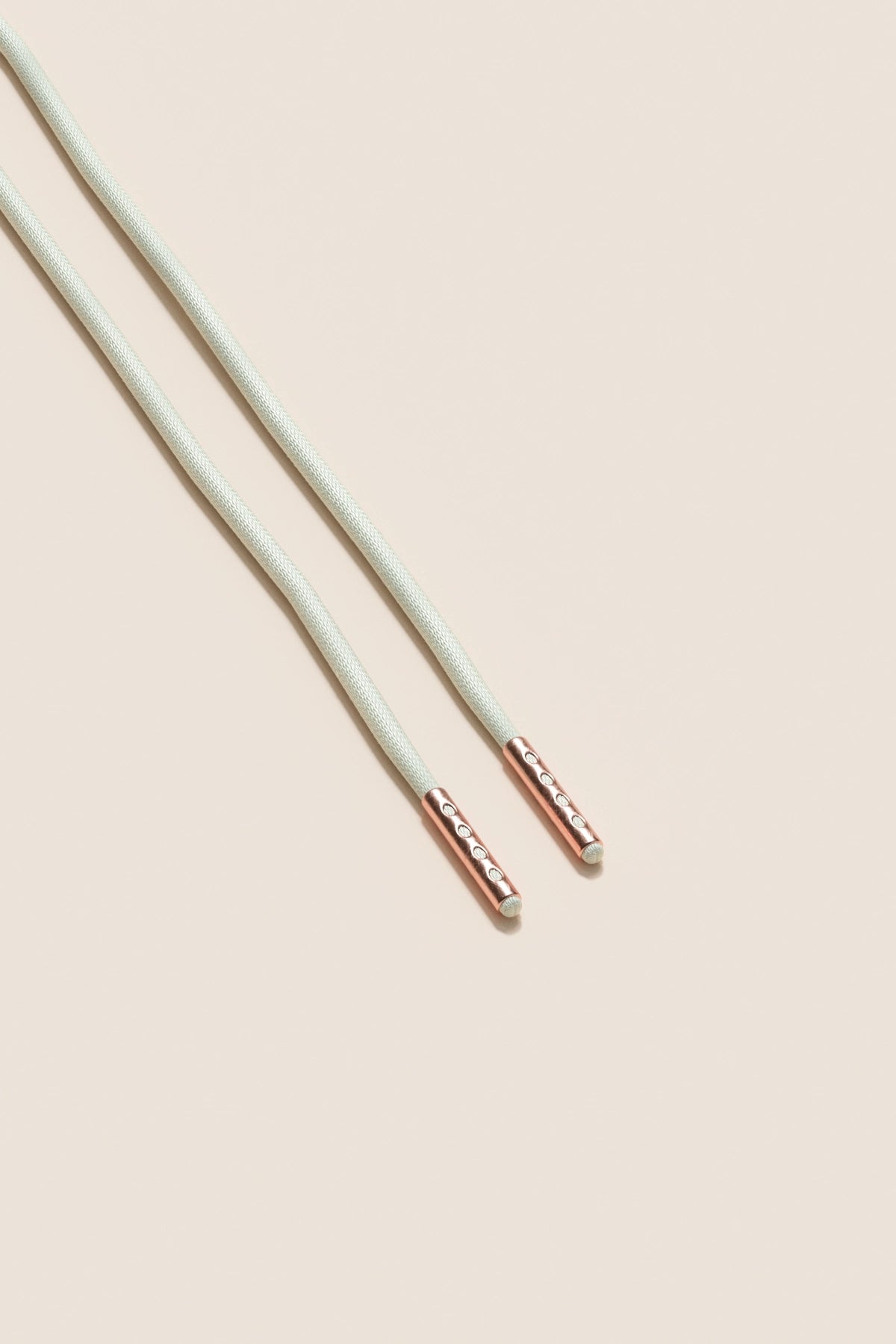 Senkels Off ホワイト 2.5mm ラウンドワックス靴ひも with Rose Gold Aglets