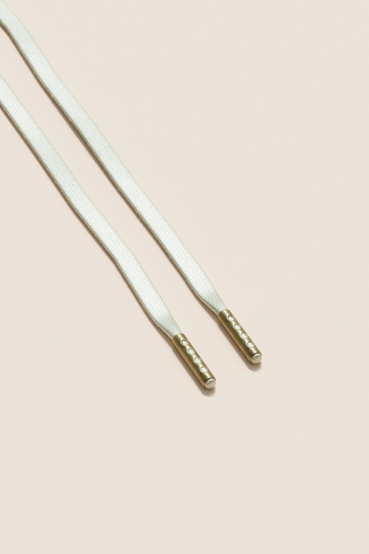 Senkels オフホワイト 3mm フラットワックス靴ひも ブラスアグレット付き
