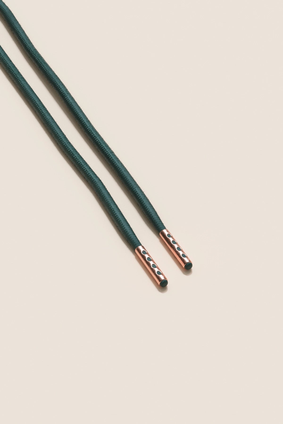 Senkels パイングリーン 4mm ラウンドワックス靴ひも with Rose Gold Aglets
