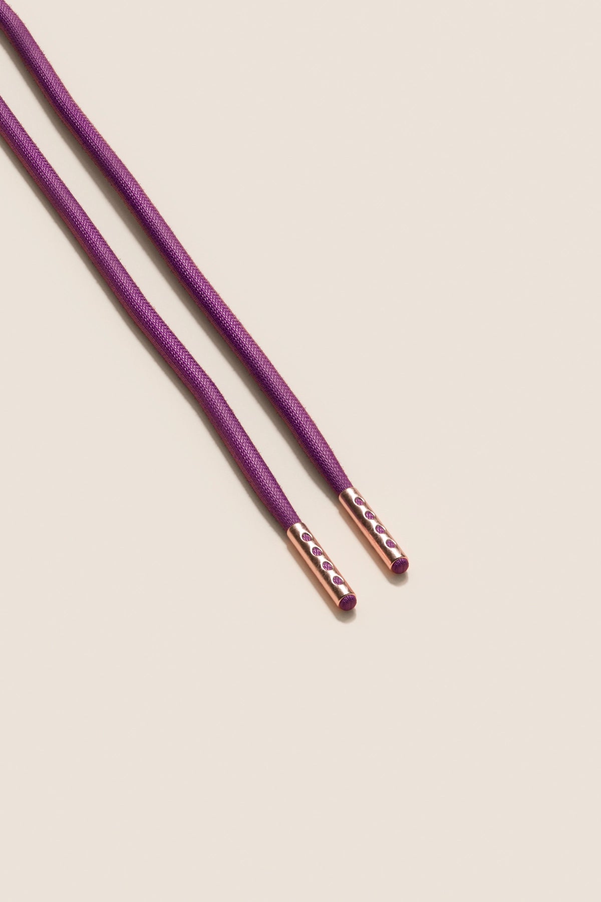 Senkels プラム 4mm ラウンドワックス靴ひも with Rose Gold Aglets